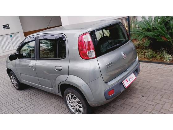 FIAT UNO 1.0 EVO VIVACE 8V FLEX 4P MANUAL FIAT UNO 1.0 EVO VIVACE 8V FLEX 4P MANUAL